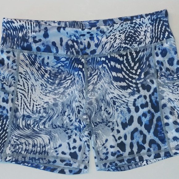 S.O.M. (IAB | MFG.) Blue Leopard 5" Pocket Shorts - Picture 3 of 10